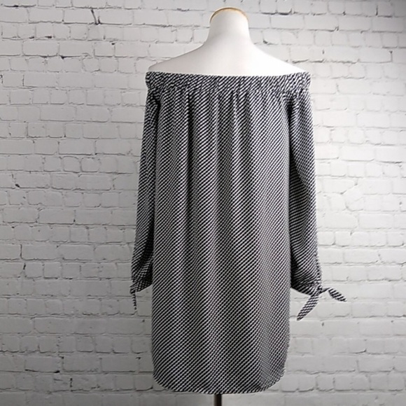 NWT EXPRESS Off Shoulder Polka Dot Shift Dress - Picture 4 of 10